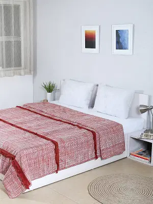 House This Kattam-Kuta Double Bedcover Set (Red) image